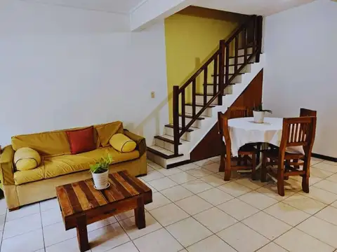 Depto Tipo Casa en Venta de 5 ambientes
