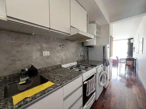 Monoambiente amoblado con amenities en barrio Lourdes