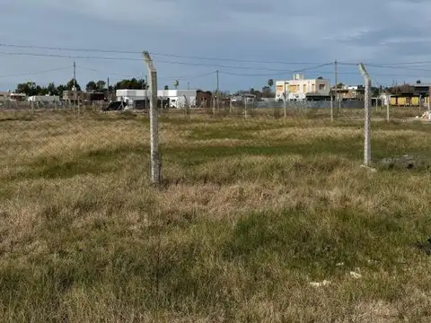 Lote en venta en Barrio Savoia