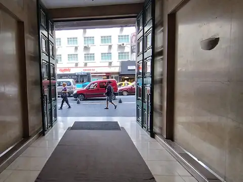 Oficina apta para Local en inmejorable ubicación