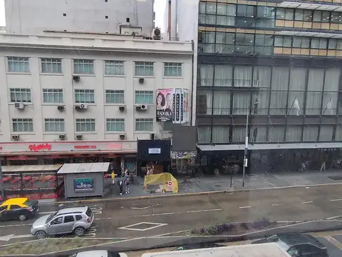 Oficina 6 ambientes con 2 baños