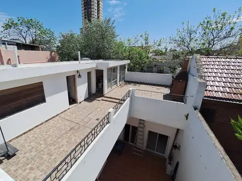 VENTA CASA 6 AMB - PATIO - TERRAZA - PARRILLA