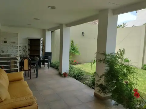 Casa en Alquiler en Llavallol, $ 850.000