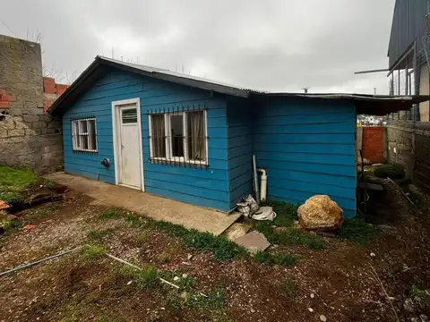 CASA ZONA 400 VIVIENDAS