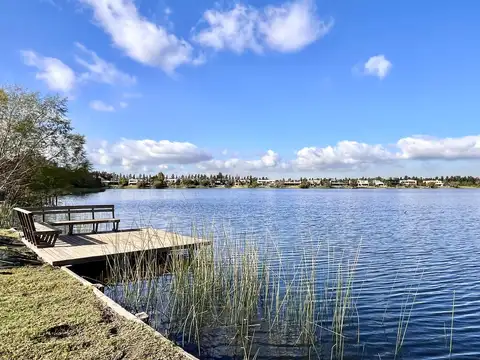 Casa en Venta con amplia Vista a la Laguna - Santa Clara, Villanueva