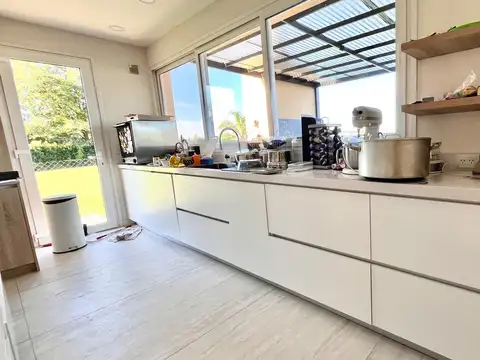 Casa en Venta al Oeste