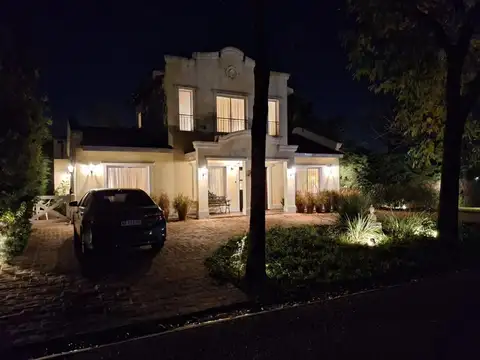 Casa en Venta en La Arboleda  - Escobar, USD 228.000