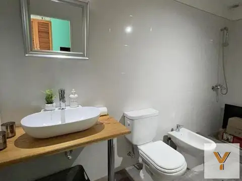 Casa en venta - 3 dormitorios 2 baños 1 toilette- parrilla pileta - 345 mts2 - Lujan
