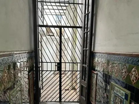 Mariano Acosta 700, Piso 1