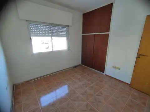 Presidente Juan Domingo Perón 2100, Piso 2