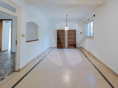 Casa 4 ambientes con 1 baño