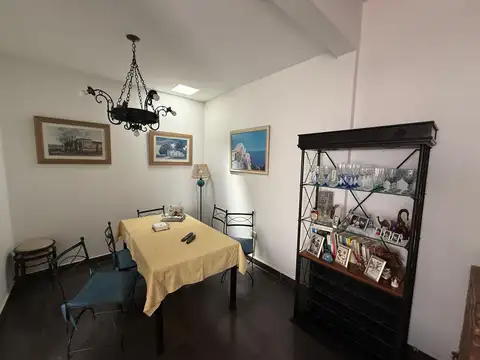 Depto Tipo Casa 3 ambientes con 2 baños