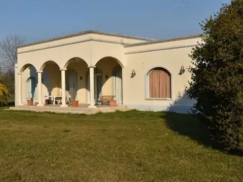 Casa en venta Estancia Benquerencia sobre chacra de 2,3 hectáreas