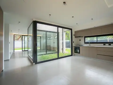 Casa en venta a estrenar 3 dormitorios. City Bell.