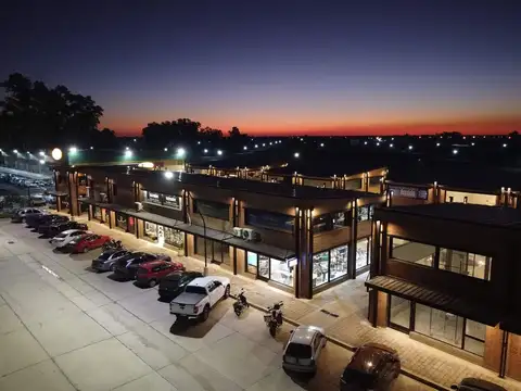 VENTA LOCAL COMERCIAL EN PASEO DE LAS ACACIAS