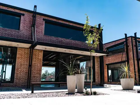 VENTA LOCAL COMERCIAL EN PASEO DE LAS ACACIAS