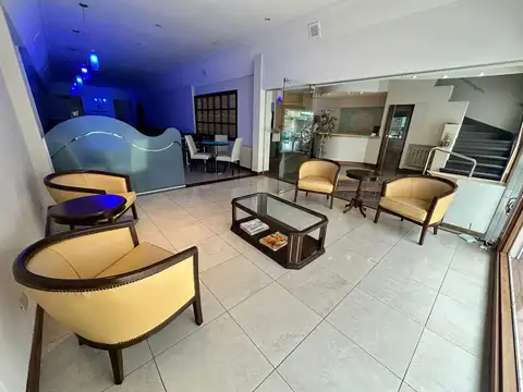 Hotel con 43 habitaciones - Excelente zona comercial