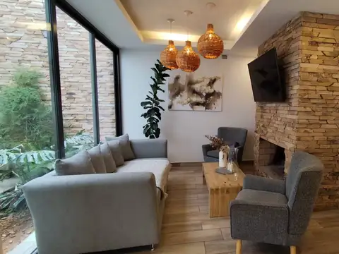 HERMOSA CASA DE CATEGORIA CENTRICA