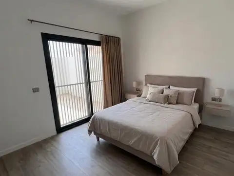 HERMOSA CASA DE CATEGORIA CENTRICA