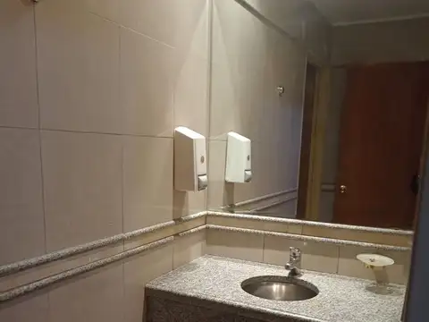Local en Alquiler en Morón Sur, $ 2.500.000