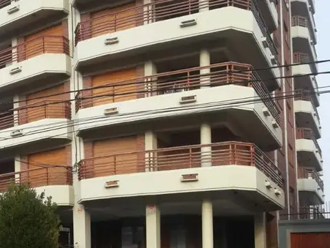 Departamento 3 ambientes con cochera frente al mar