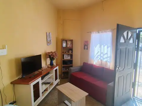 Casa 3 ambientes con 2 baños