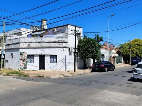 CASA EN LOTE PROPIO MORON NORTE