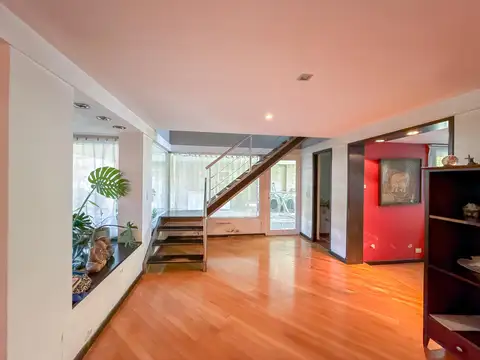 Casa en Venta con 4 cocheras