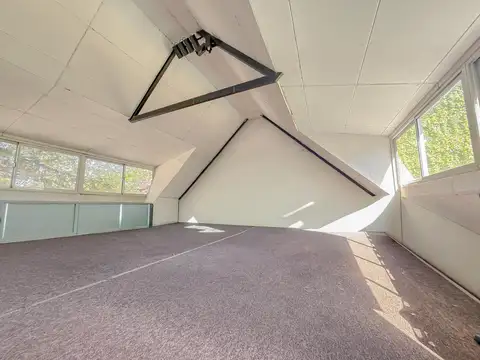 Casa 8 ambientes con 4 baños