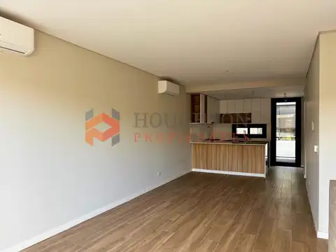 Depto Tipo Casa 4 ambientes con 3 baños