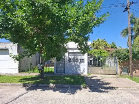 VENTA CASA GRAN LOTE OPORTUNIDAD BERNAL QUILMES