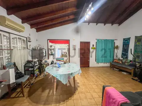 Venta Casa 6 Ambientes - General Rodriguez