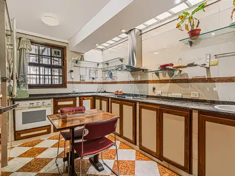 Venta Casa Lote Propio Remodelada en Flores