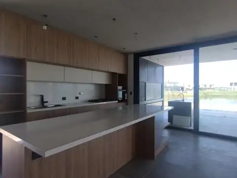 Casa en Venta al Noroeste