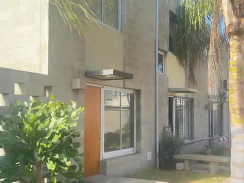 VENTA DUPLEX PH DOS DORMITORIOS,  FISHERTON