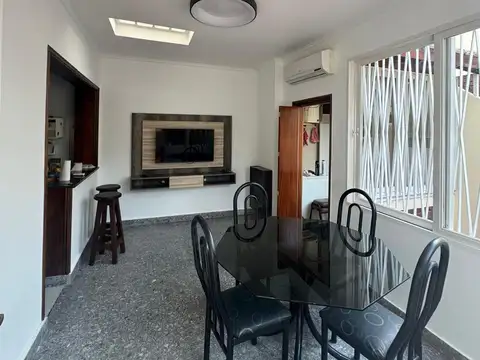 Depto Tipo Casa en Venta con 1 cocheras