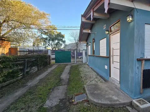 Venta o Permuta Casa Local y Departamento en block