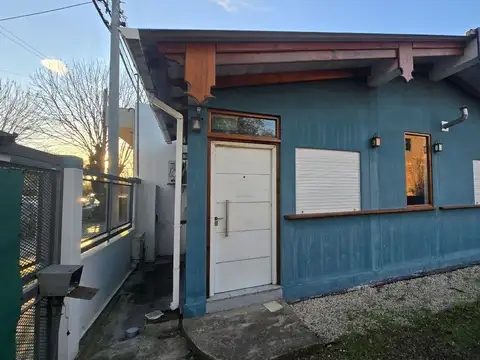 Venta o Permuta Casa Local y Departamento en block