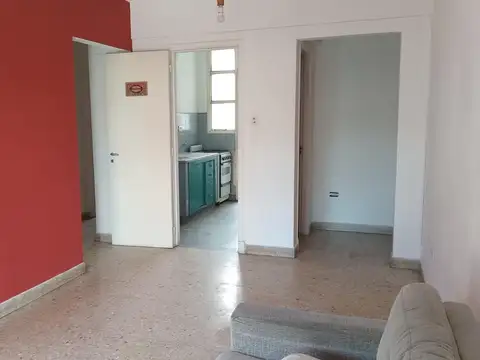 56 E/ 6 Y 7 , Piso 9