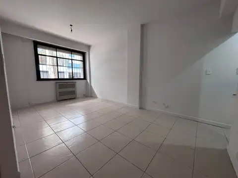 Beruti 3600, Piso PB