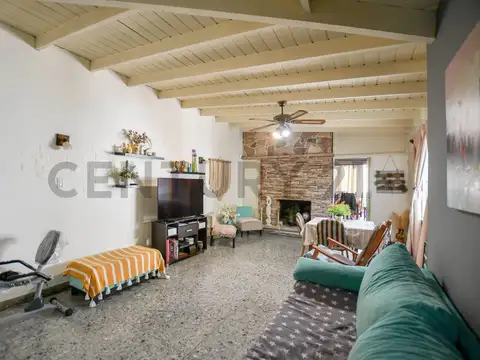 CASA EN VENTA EN RINGUELET 4 DORMITORIOS