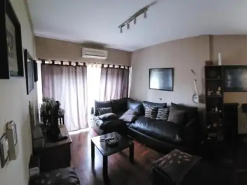 Avenida Agustín Debenedetti e/ 25 de Mayo y Ingeniero Luis A. Huergo