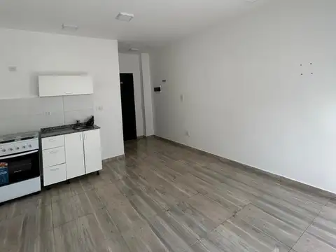 Departamento Monoambiente con patio y cochera