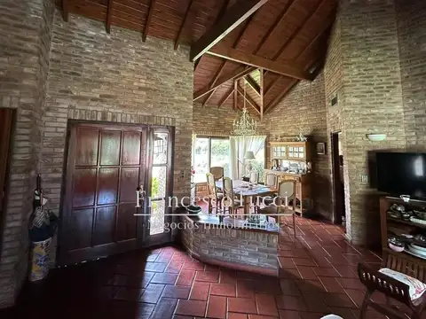 Casa 4 ambientes con 3 baños