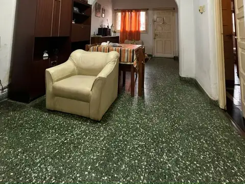 Casa 3 ambientes con 1 baño