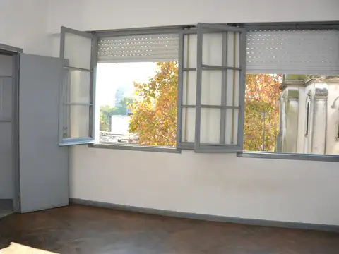 VENTA DEPARTAMENTO 2 AMBIENTES BARRACAS VENTILACION E ILUMINACION EXCELENTE