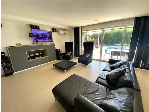 Casa 5 ambientes con 5 baños