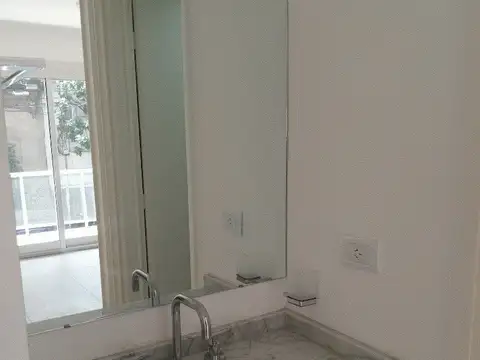 2 ambientes a estrenar. Al frente con balcón. Todo eléctrico. Aire acondicionado. Terraza.