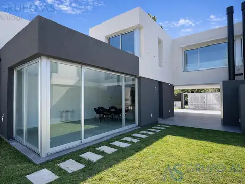 Casa de 3 dormitorios a estrenar en Barrio Aldea de Fisherton
