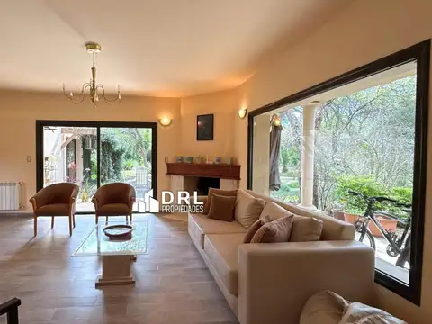 Casa en Venta con 4 cocheras
